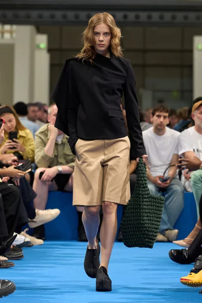 Look 49